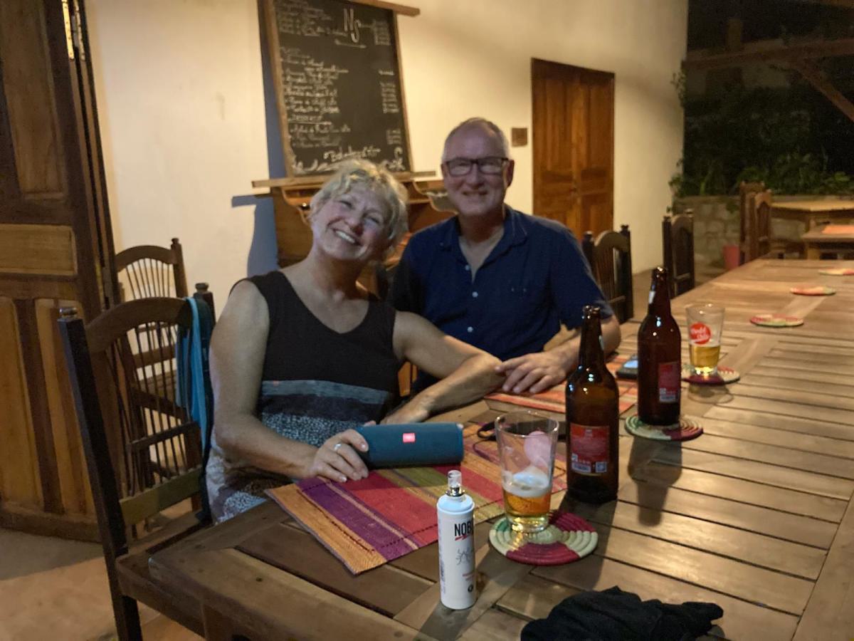 Regina  & Walter glücklich in Nosy Be angekommen